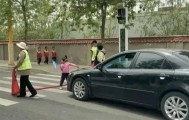 马上评｜学校让幼童挡车护学？即使有误会也是一种提醒