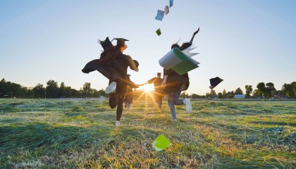 9部门发文，全国版中小学春秋假要来了！多地已有方案