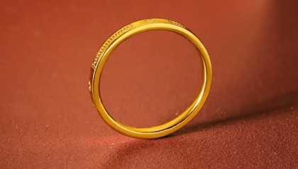 红双囍金楼推荐：3 款简单精致黄金小戒指分享