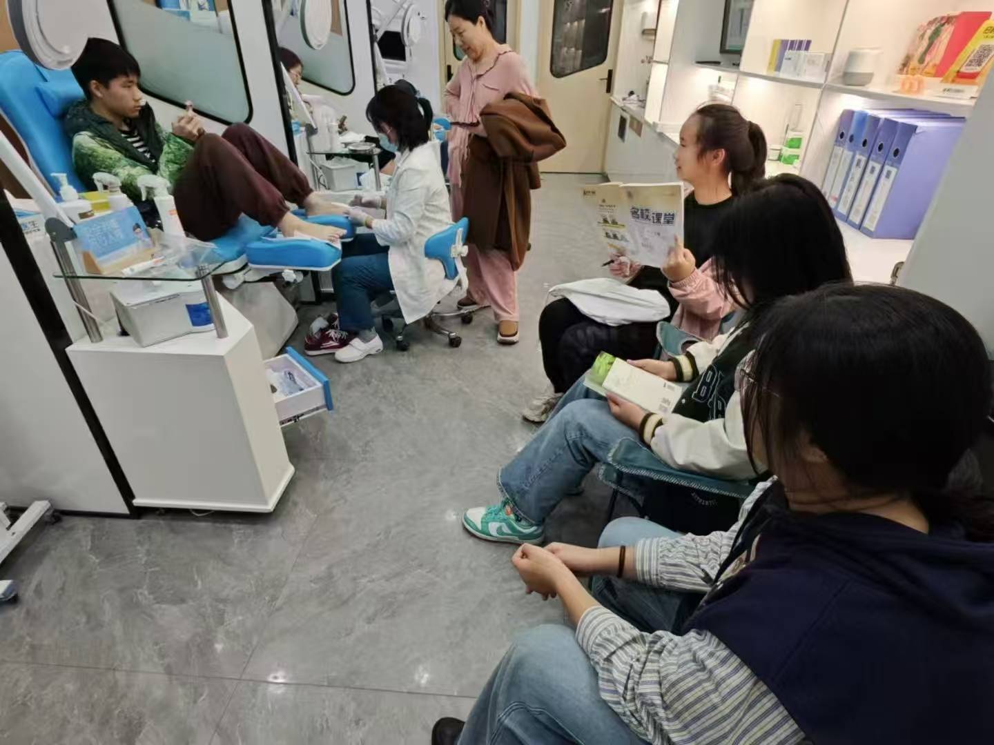 灰指甲店赚钱吗