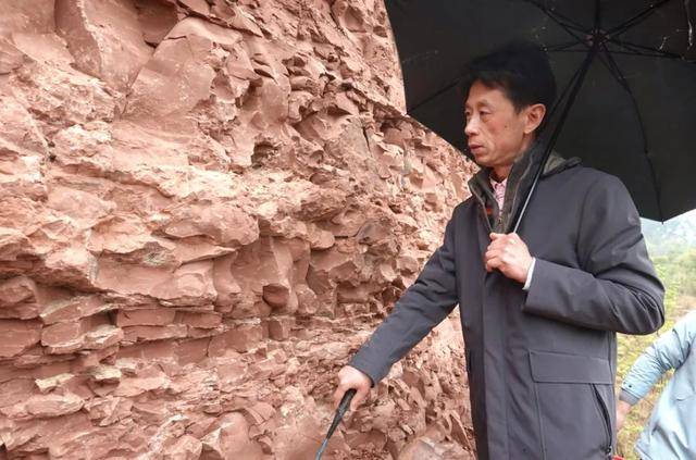 天府新区能挖到“水晶”？假的！