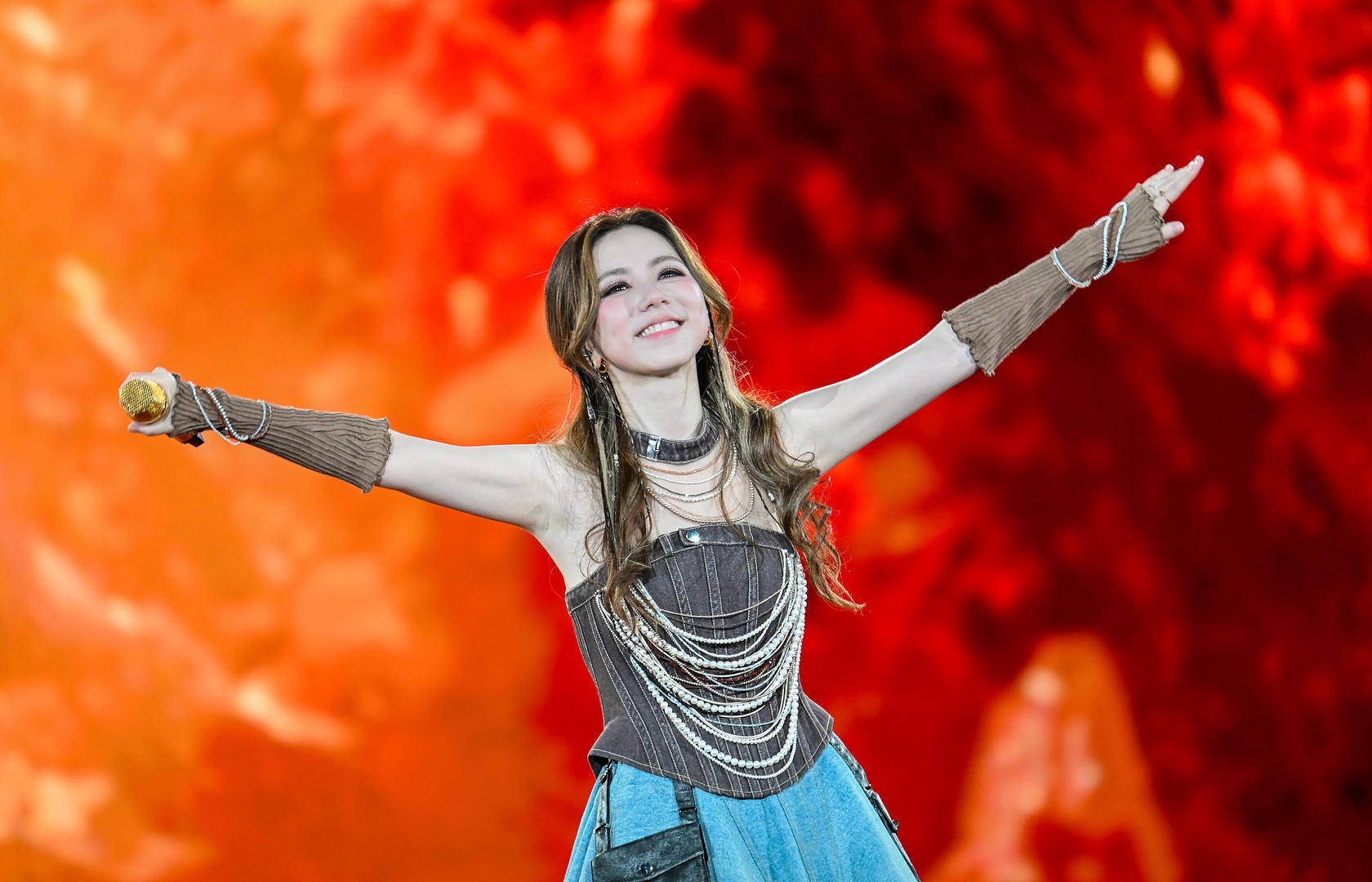 邓紫棋称2019年投资了一家AI公司，目前“已经十倍赚回来了”