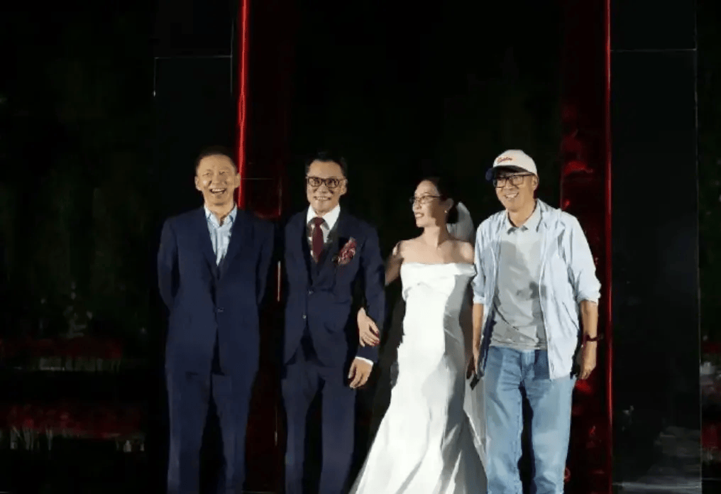 60岁李国庆谈再婚：妻子是北大读书时的“白月光”，曾承诺买房买车惹怒对方；张朝阳俞敏洪到场祝福