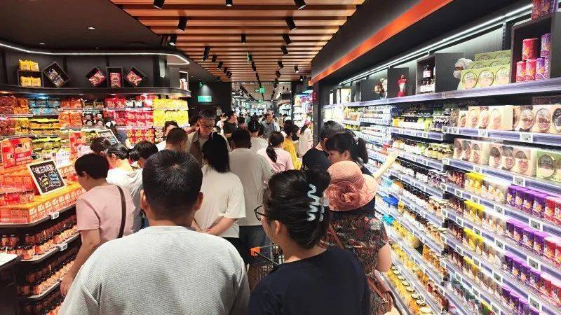 高新区（新市区）：新疆首家“胖东来”指导调改店开业当天销售达244万元！同比增长286%