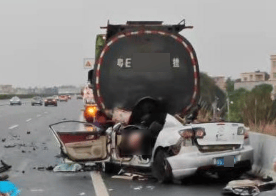 广东4名年轻小伙，高速上当场死亡！官方披露