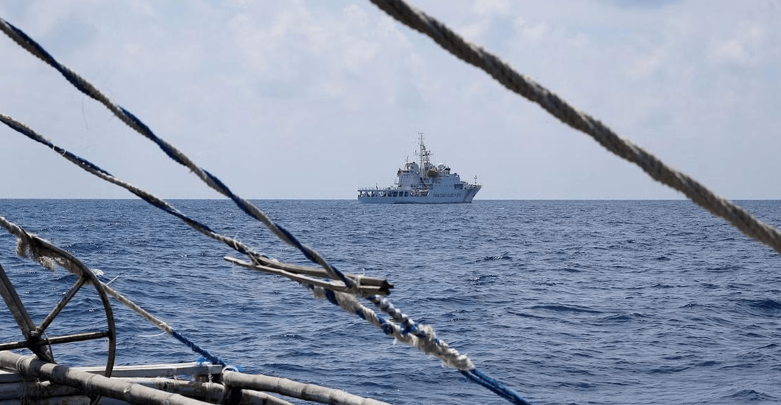 “破船”解体倒计时，仁爱礁交锋再次打响！中菲深夜爆发对峙，我海警直接把话挑明