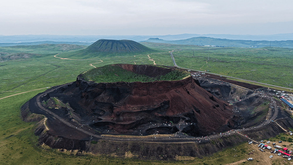 用“小铲铲”在景区挖黄金玛瑙？景区回应：没黄金，玛瑙能捡，但不能挖