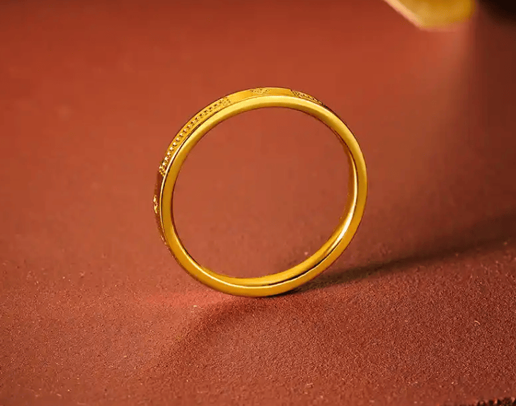 红双囍金楼推荐：3 款简单精致黄金小戒指分享