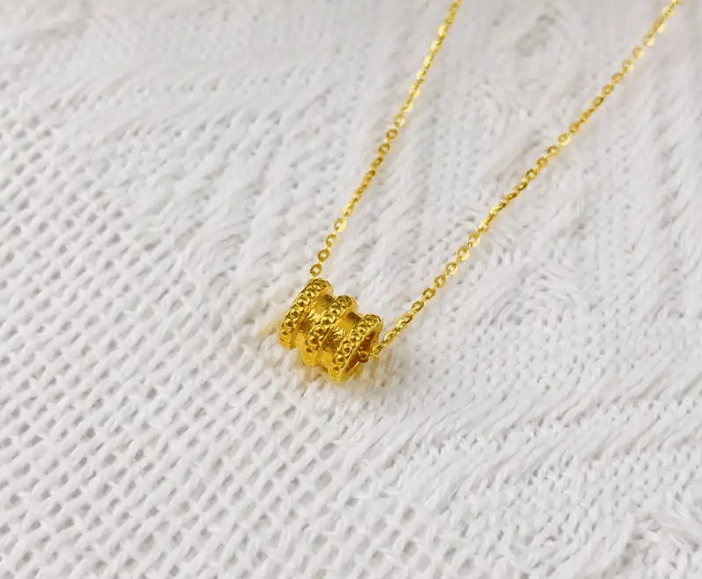 红双囍金楼推荐：3 款简单精致黄金小戒指分享