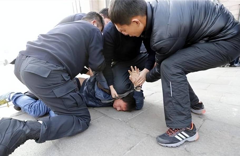 家暴是否合法呢？会不会判刑