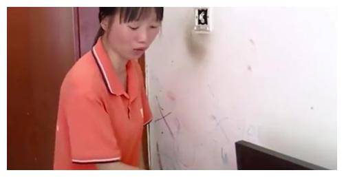 丈夫嫌弃妻子不如弟媳漂亮，羡慕弟媳在洗浴中心上班每月赚10万